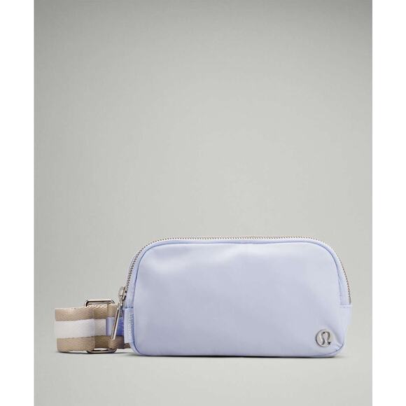 RARE Lululemon Athletica Everywhere Crossbody Bag Pastel Blue Raw Linen - Picture 1 of 6